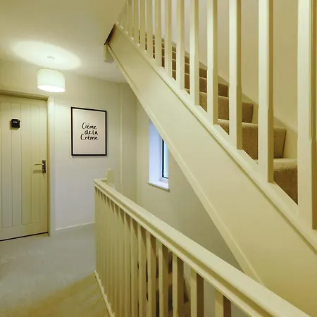 Beautiful Six Bedroom House - Wordsworth Bristol