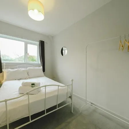 Apartment Beautiful Six Bedroom House - Wordsworth