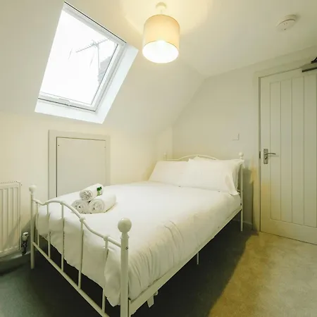 公寓 Beautiful Six Bedroom House - Wordsworth 布里斯托